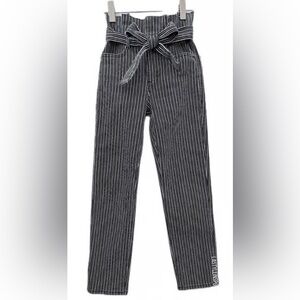 Frame Denim Pleated Pegged Jeans